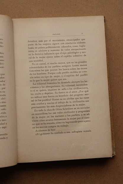 La Mujer y el Trabajo, Montaner y Simón, 1914